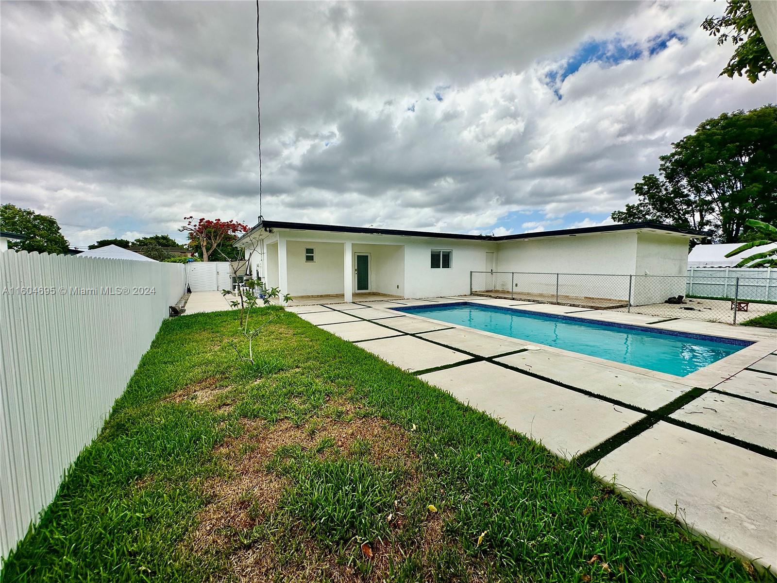 BREEZY ACRES - Residential Lease