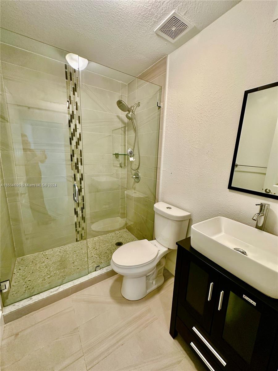 BREEZY ACRES - Residential Lease