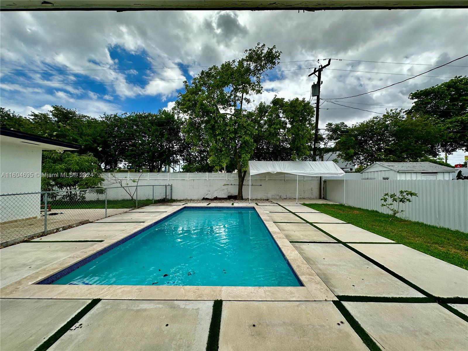 BREEZY ACRES - Residential Lease