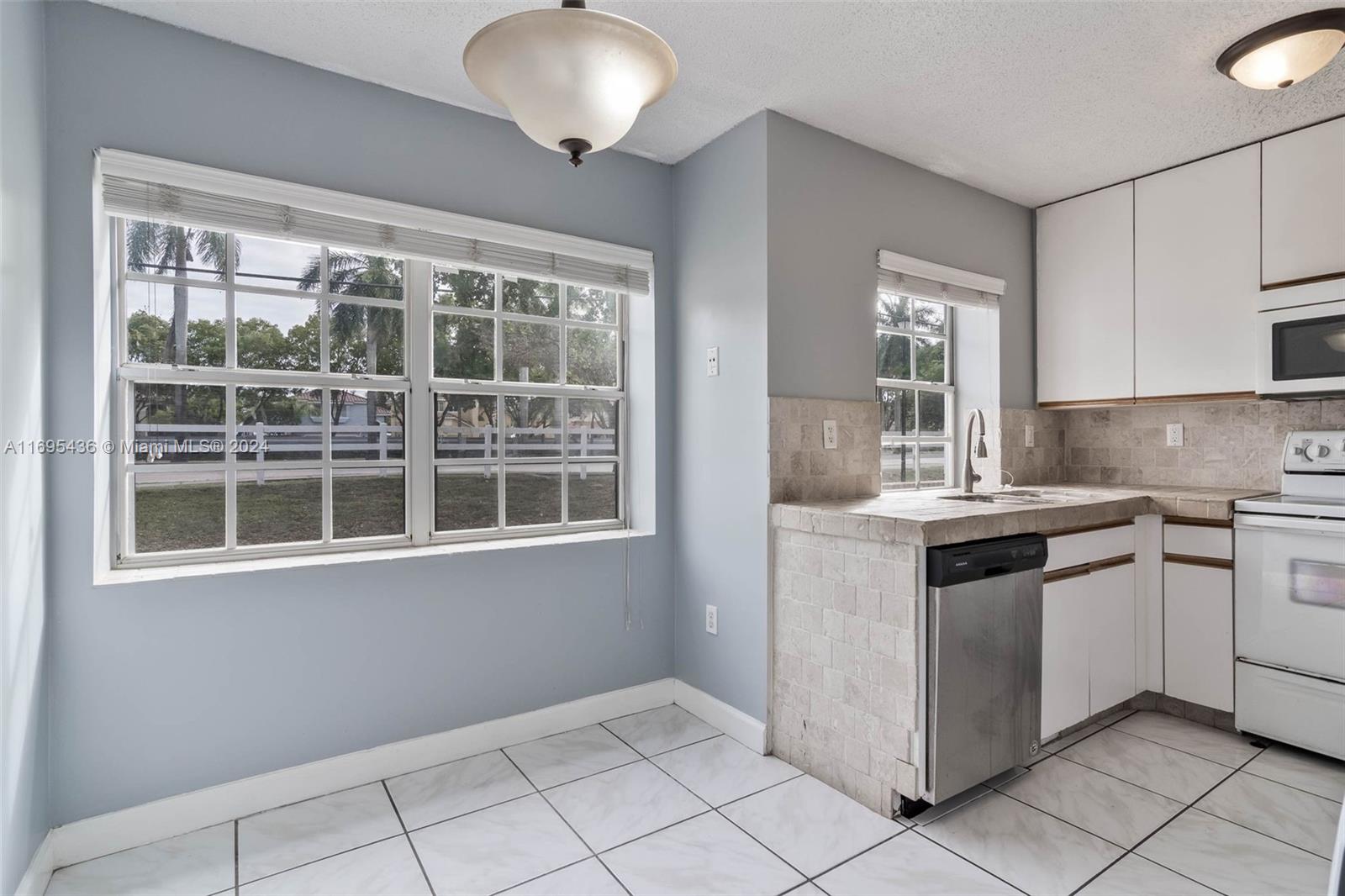 VILG HOMES COUNTRY WALK C - Residential Lease