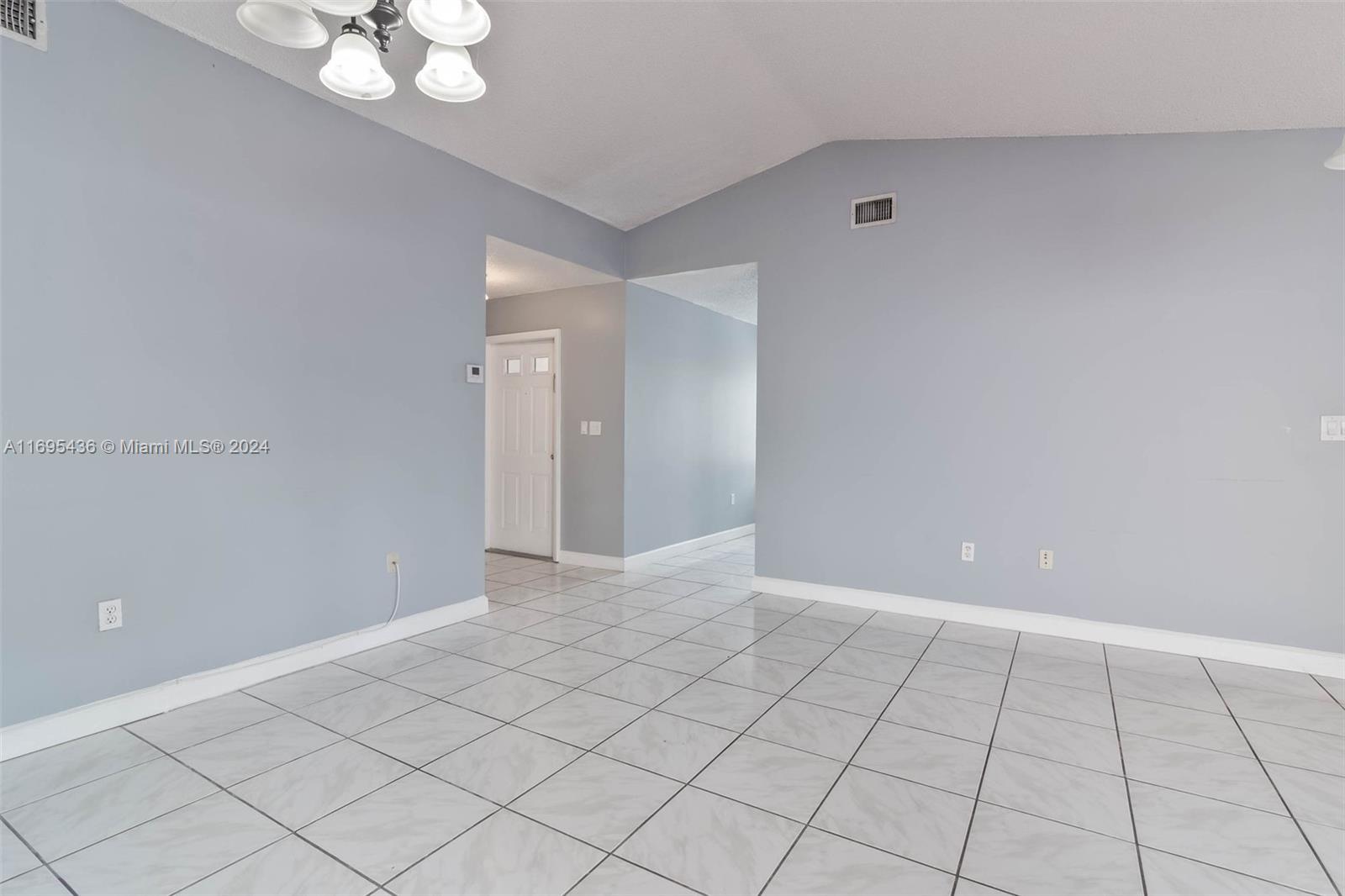 VILG HOMES COUNTRY WALK C - Residential Lease