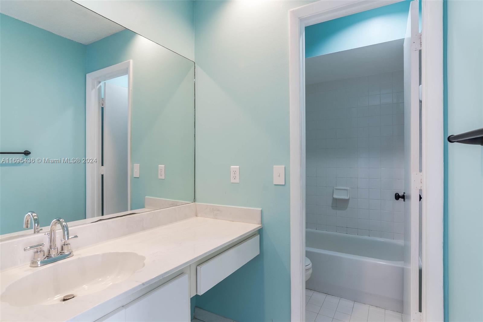 VILG HOMES COUNTRY WALK C - Residential Lease