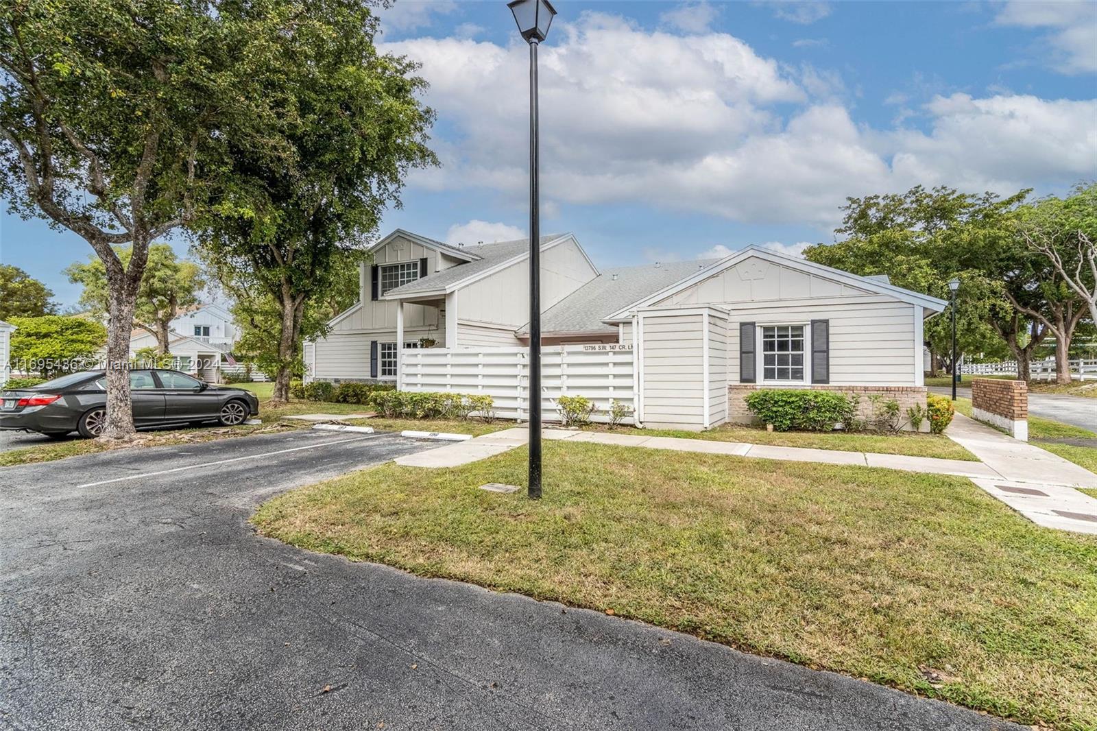VILG HOMES COUNTRY WALK C - Residential Lease