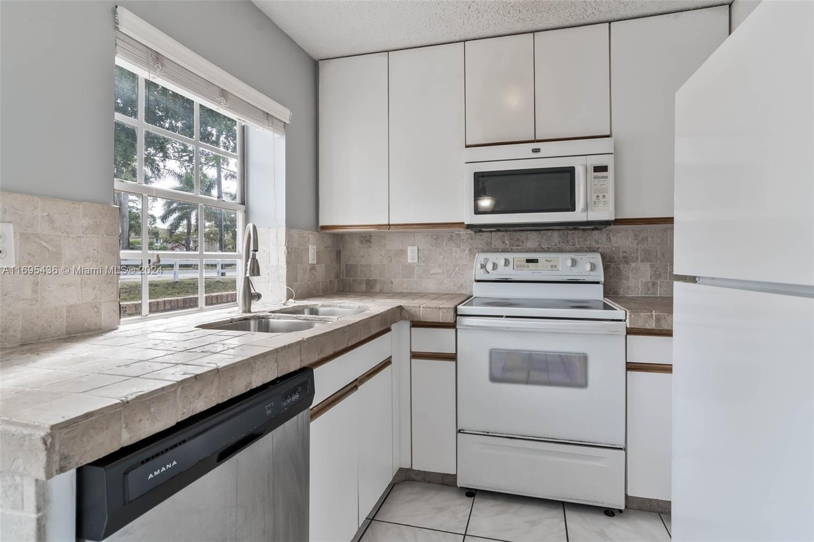 VILG HOMES COUNTRY WALK C - Residential Lease