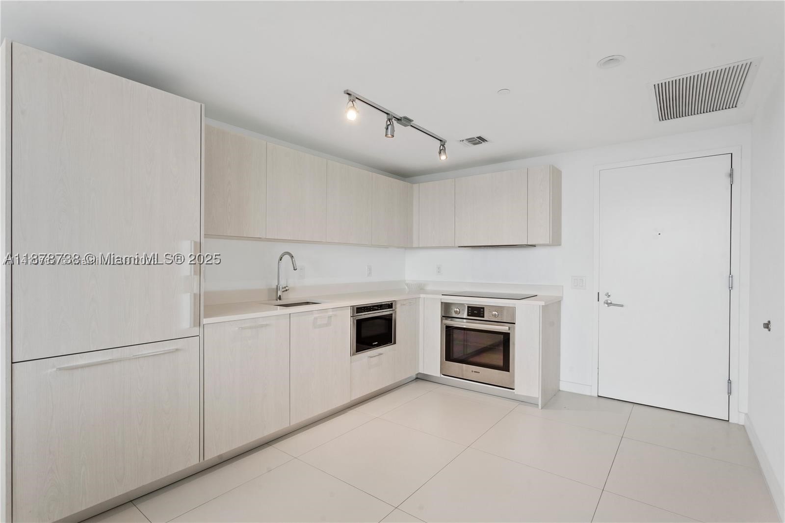 PARAISO BAYVIEWS CONDO - Residential