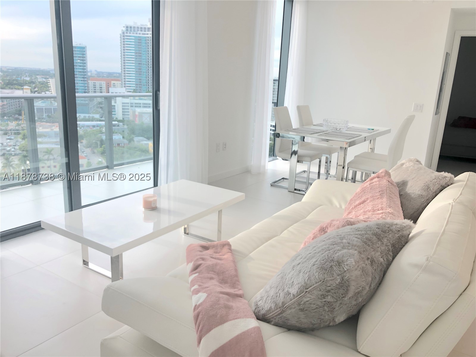 PARAISO BAYVIEWS CONDO - Residential
