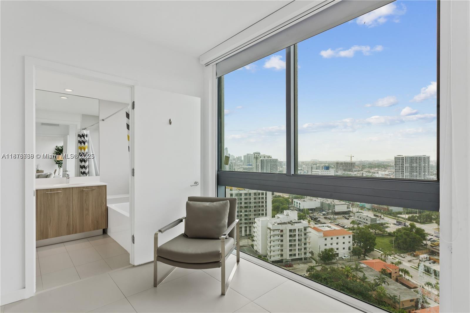 PARAISO BAYVIEWS CONDO - Residential