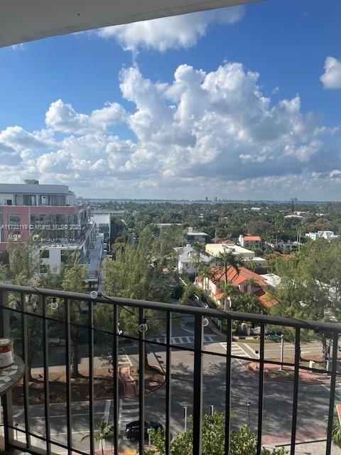 Uniquely finished 2br/2ba unit, updated kitchen and baths.

Beautiful sunset views.  Tenant Occupied. Showings Tuesday and Wednesday afternoons, 1-4pm.

Call broker for more info or to schedule a showing.