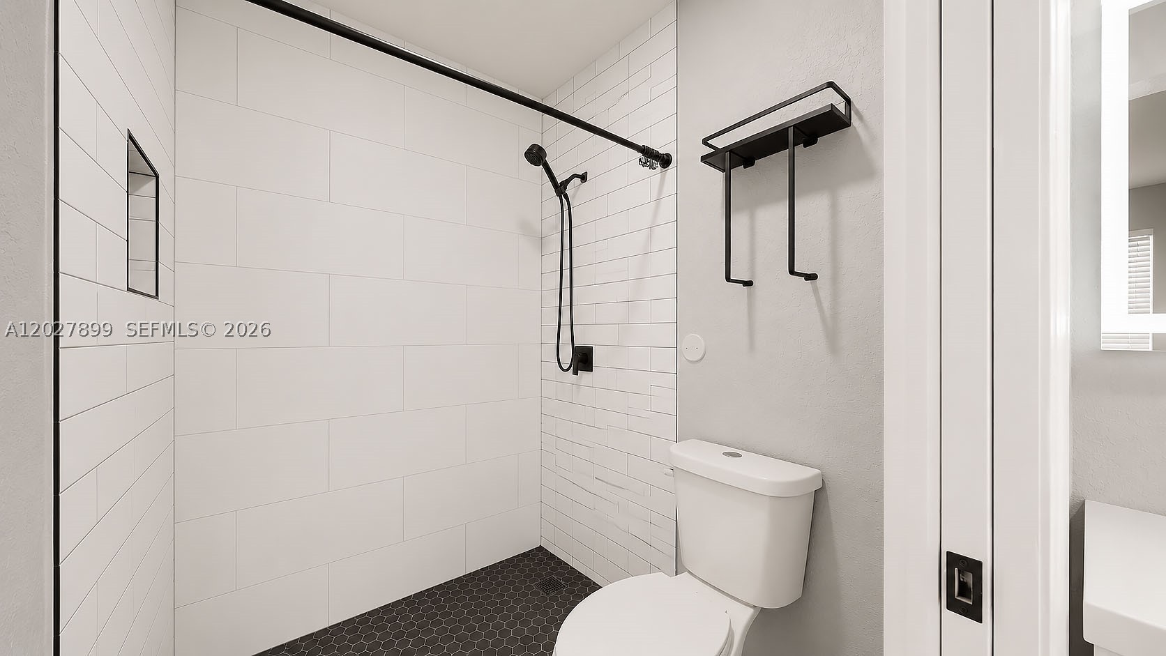 CAZADORES COVE - Residential Lease