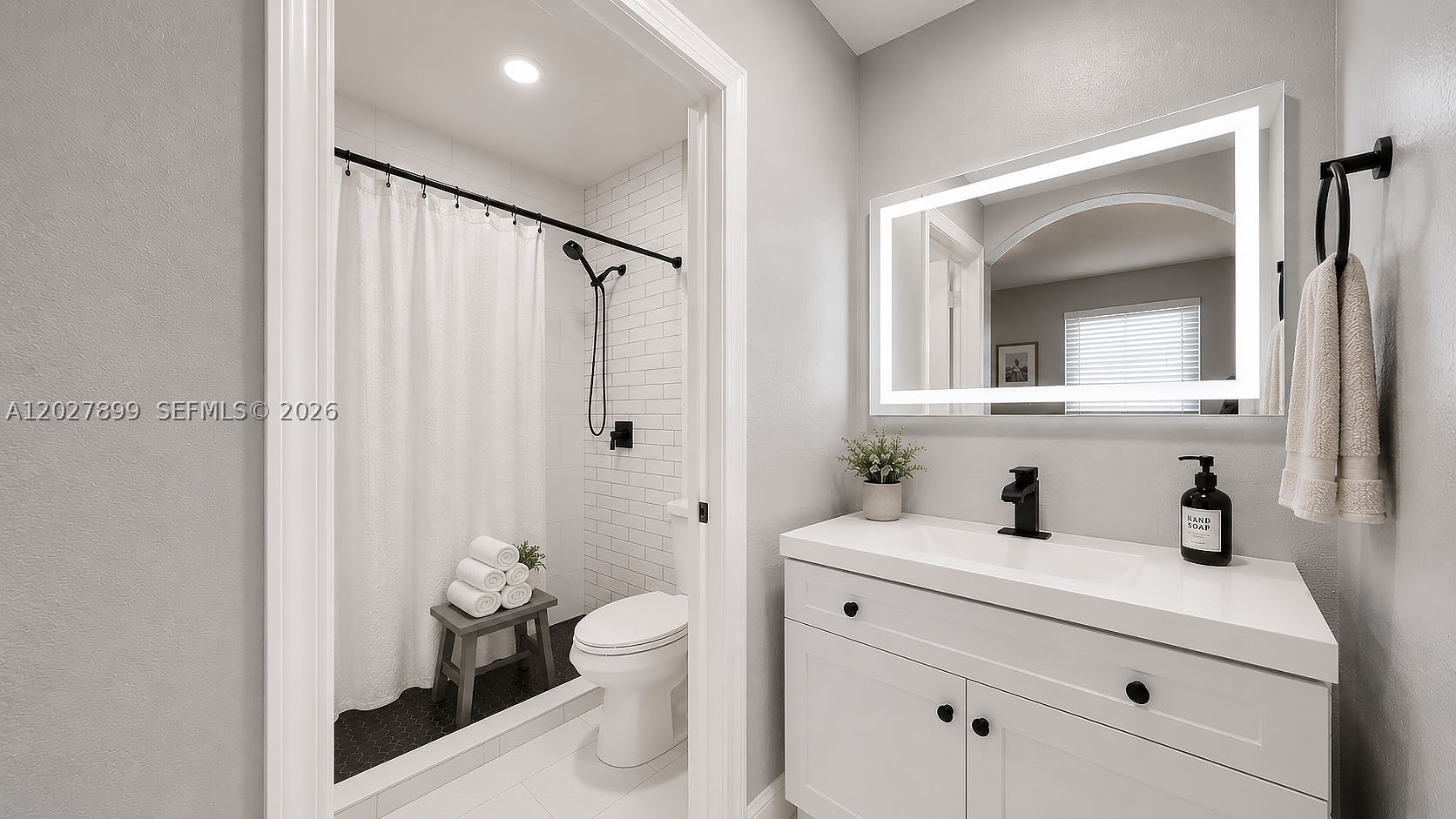CAZADORES COVE - Residential Lease