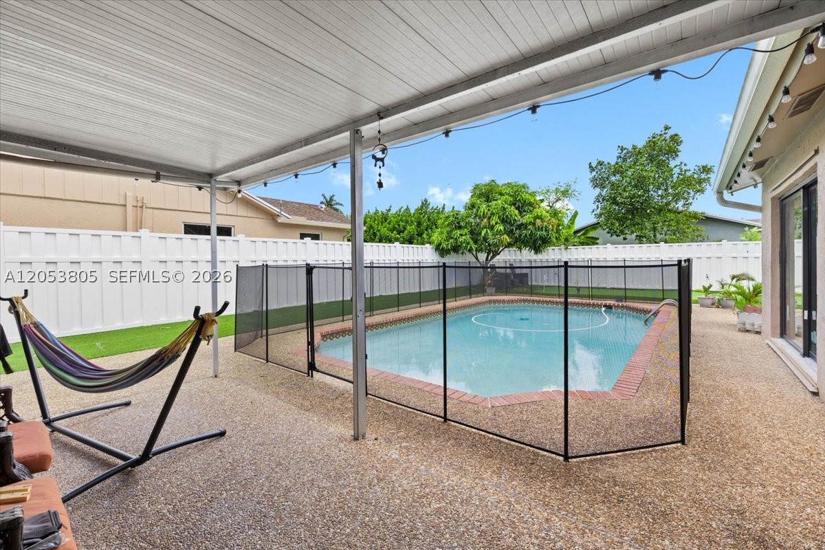 ROYAL PALM POINTE - Residential