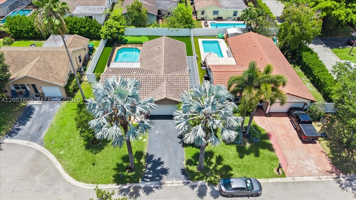 ROYAL PALM POINTE - Residential