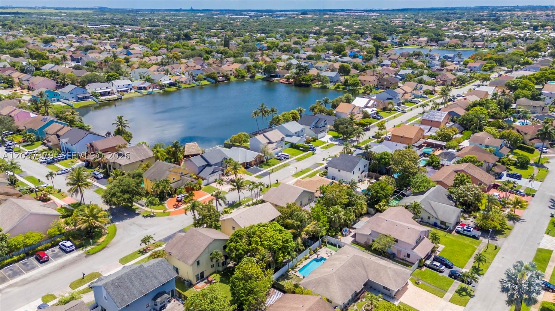 LAKESIDE SOUTH - Residential