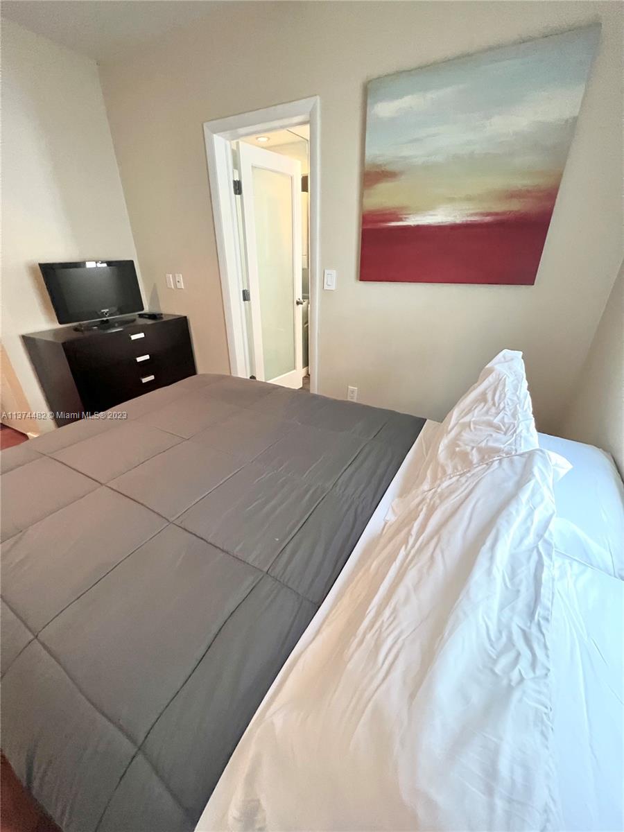 WHISPER  CONDO - Residential Lease
