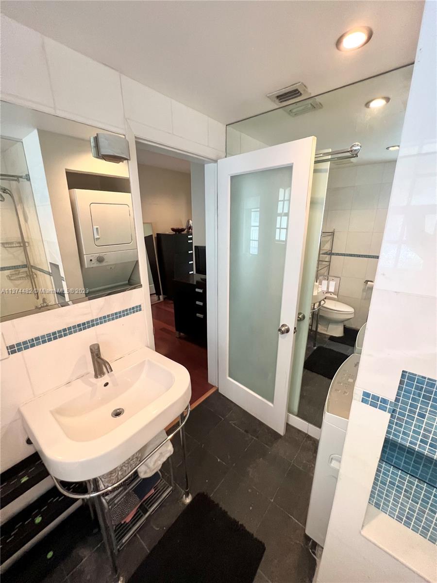 WHISPER  CONDO - Residential Lease