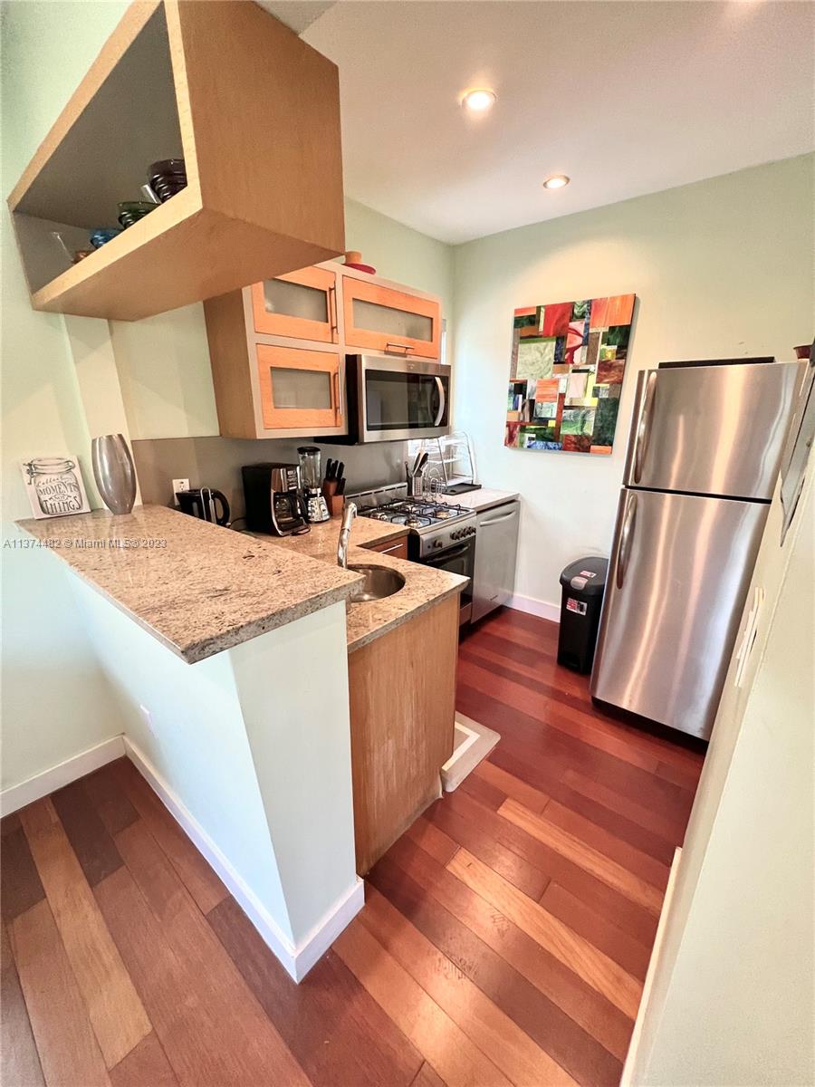 WHISPER  CONDO - Residential Lease