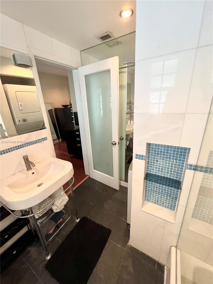 WHISPER  CONDO - Residential Lease