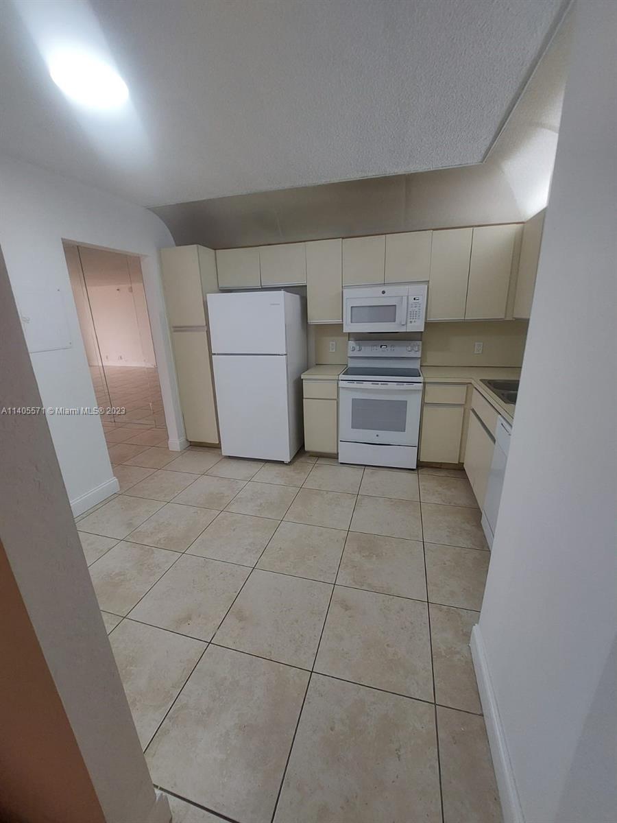 CHAMPLAIN TOWERS NORTH CO - Residential Lease
