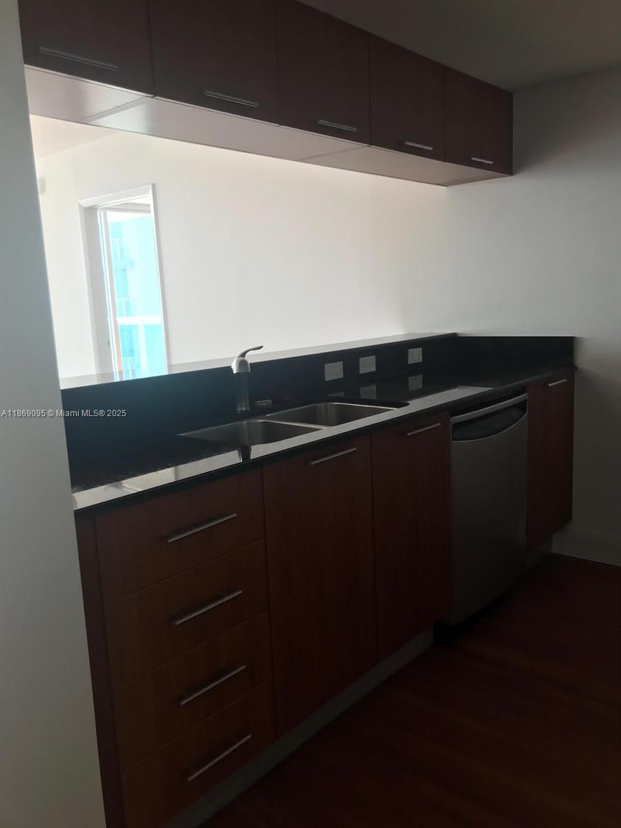 1800 CLUB CONDO - Residential