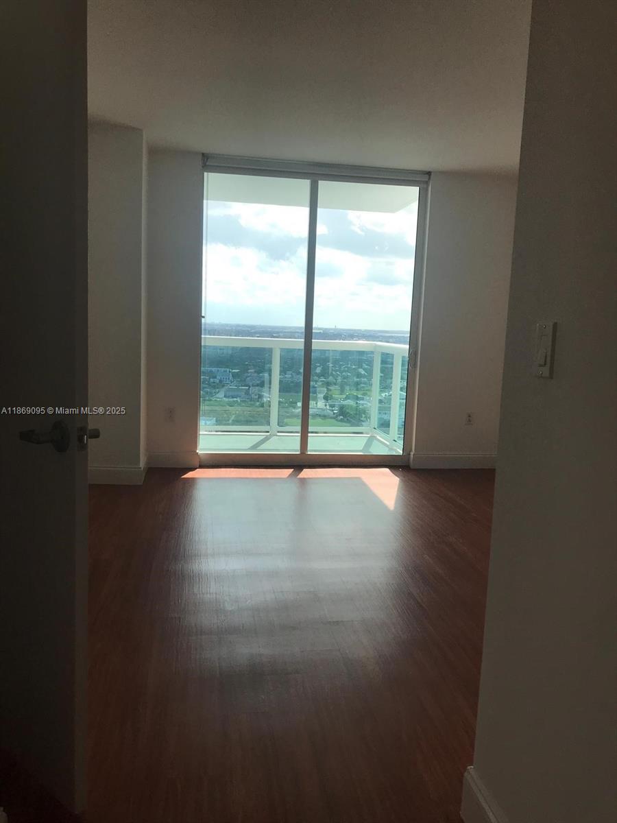 1800 CLUB CONDO - Residential