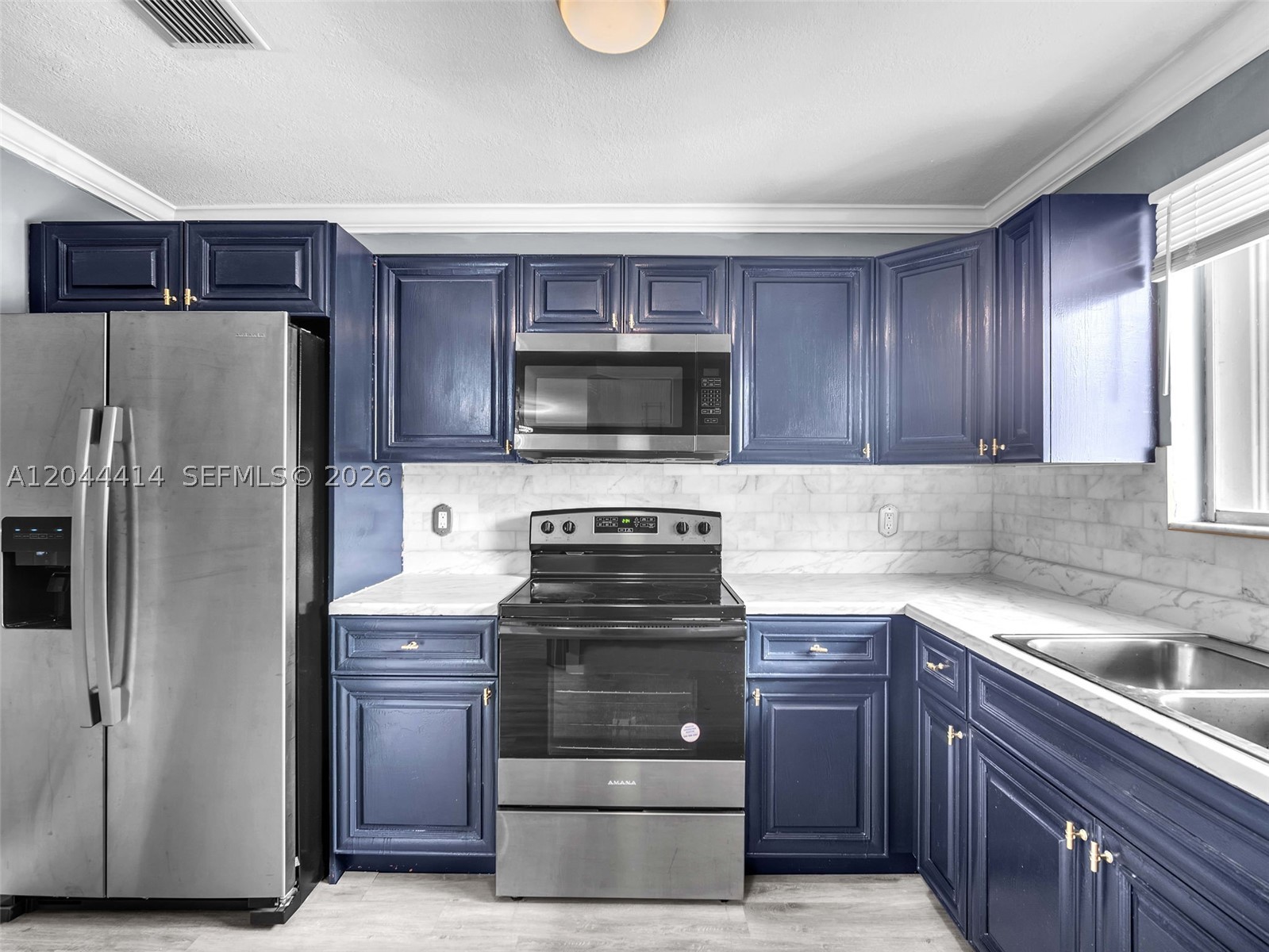 THE HAMPTONS - Residential