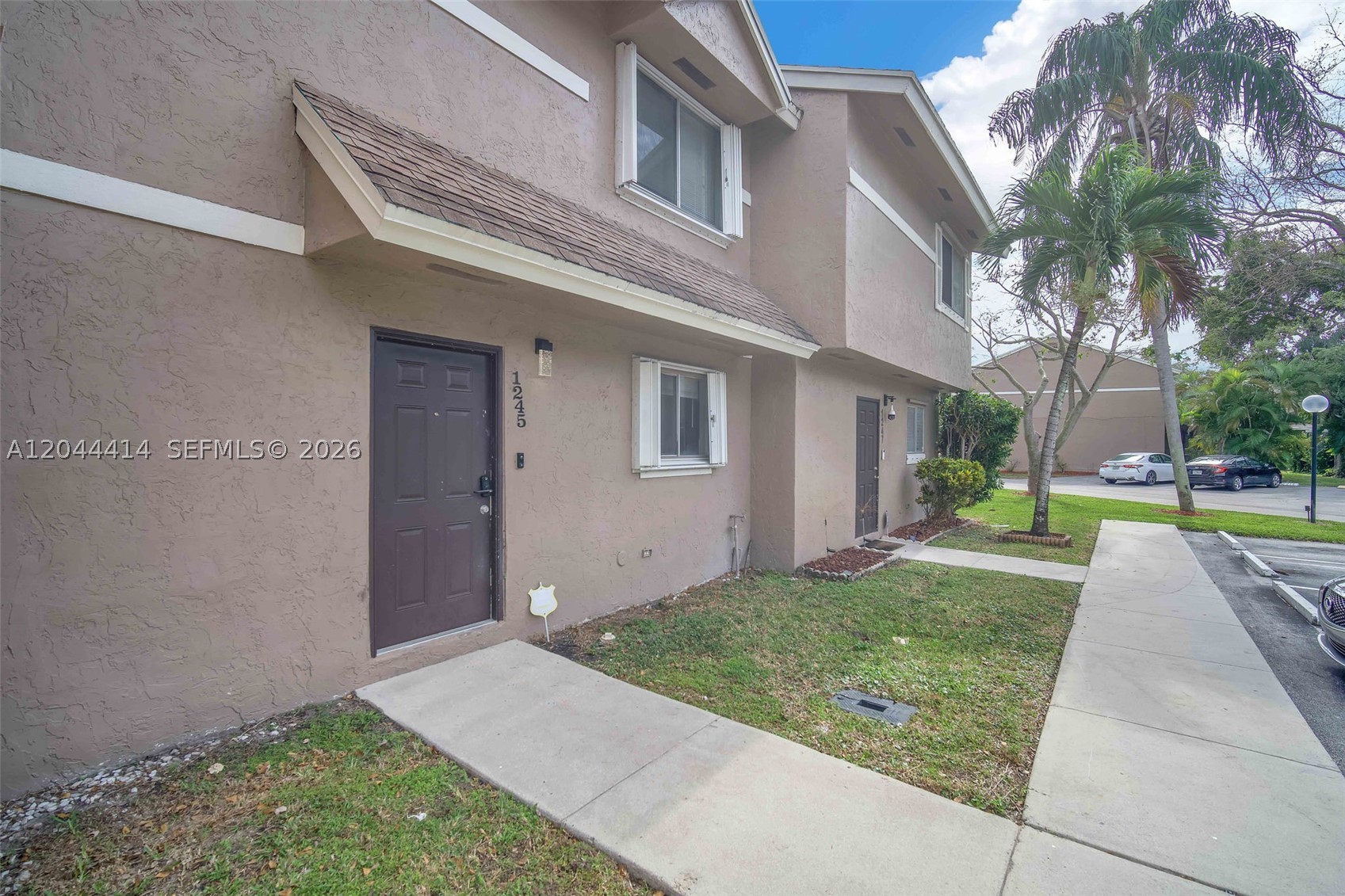 THE HAMPTONS - Residential