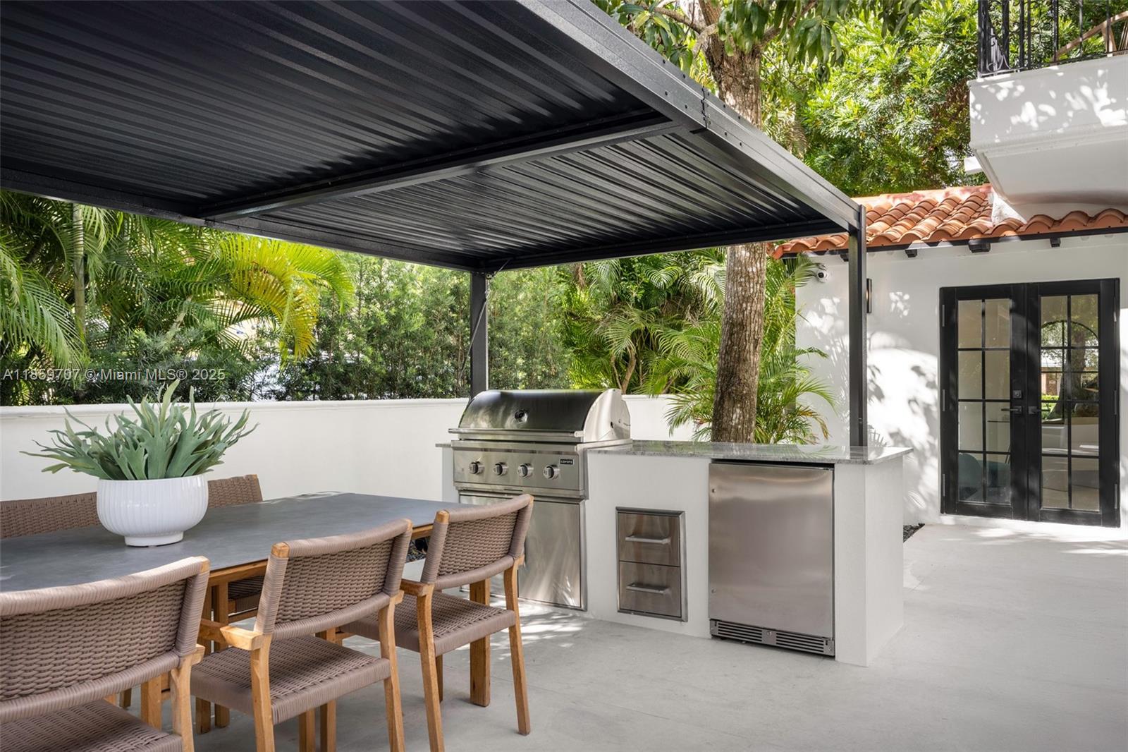 CORAL GABLES RIVIERA SEC - Residential