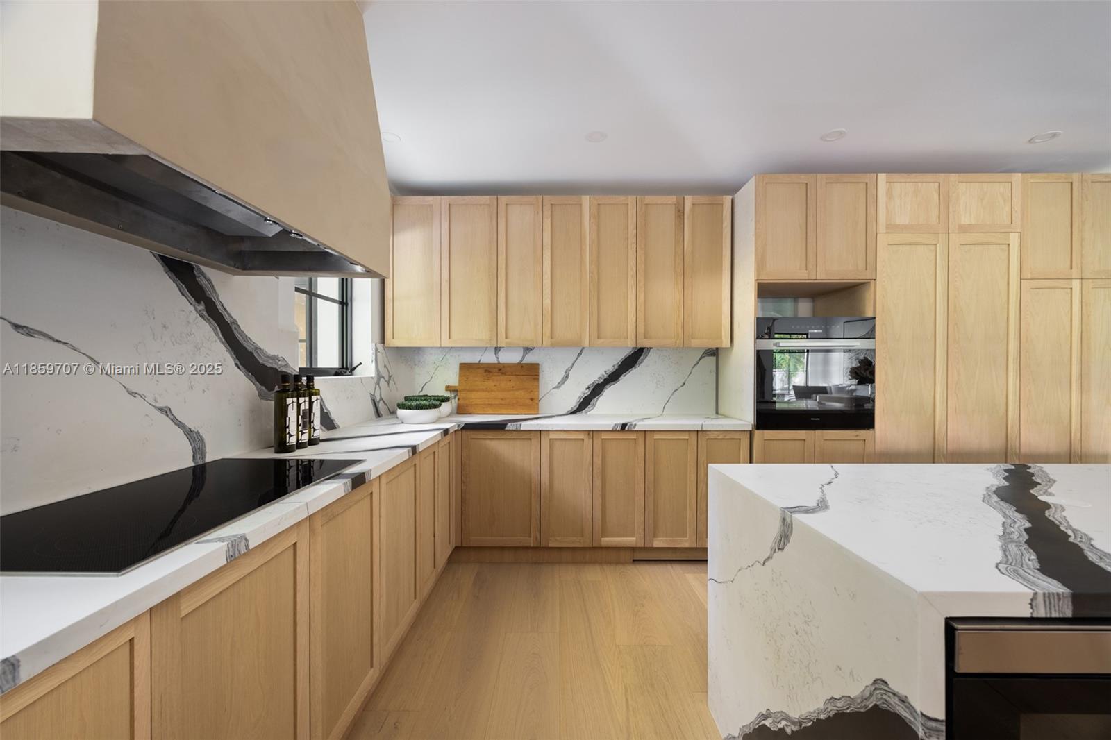 CORAL GABLES RIVIERA SEC - Residential