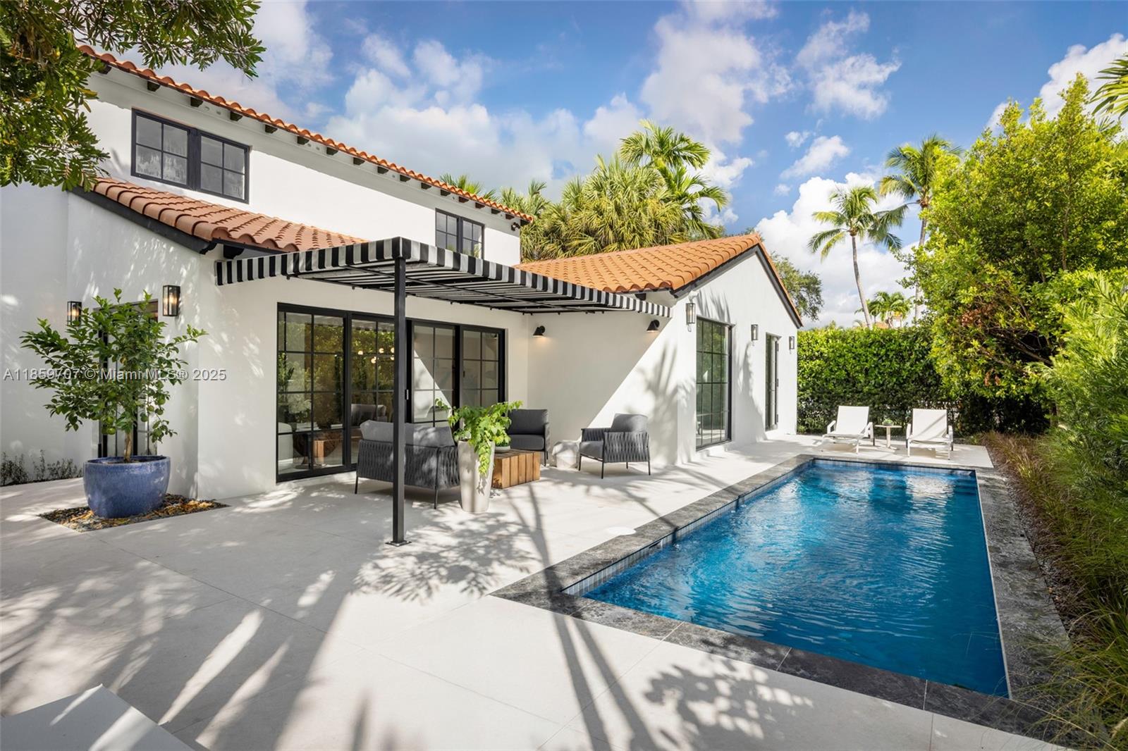 CORAL GABLES RIVIERA SEC - Residential