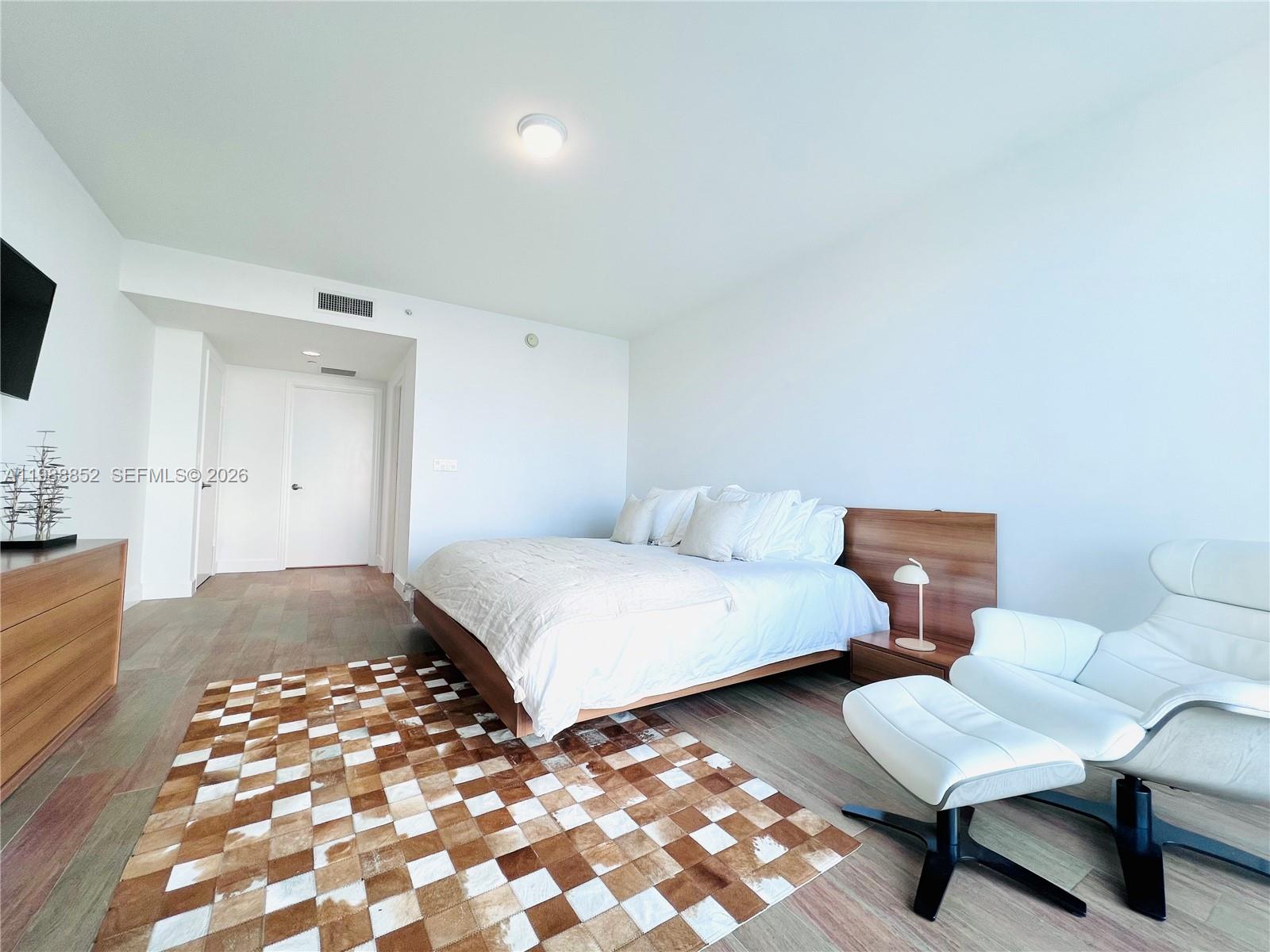 THE PENINSULA II CONDO - Residential