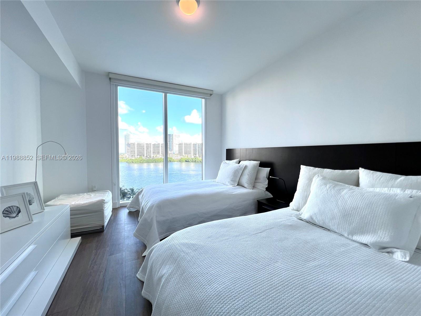 THE PENINSULA II CONDO - Residential