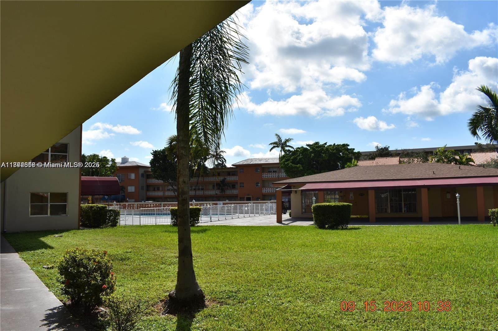 SUTTON HOUSE CONDO - Residential