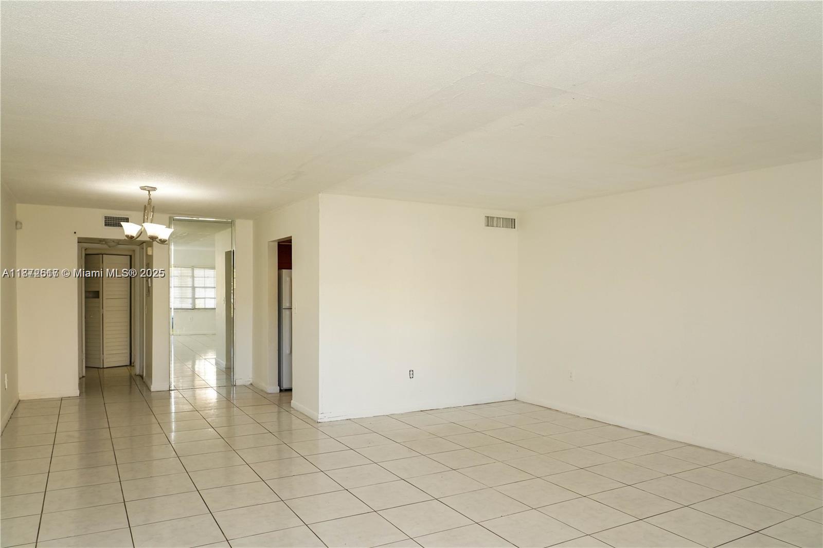 SUTTON HOUSE CONDO - Residential