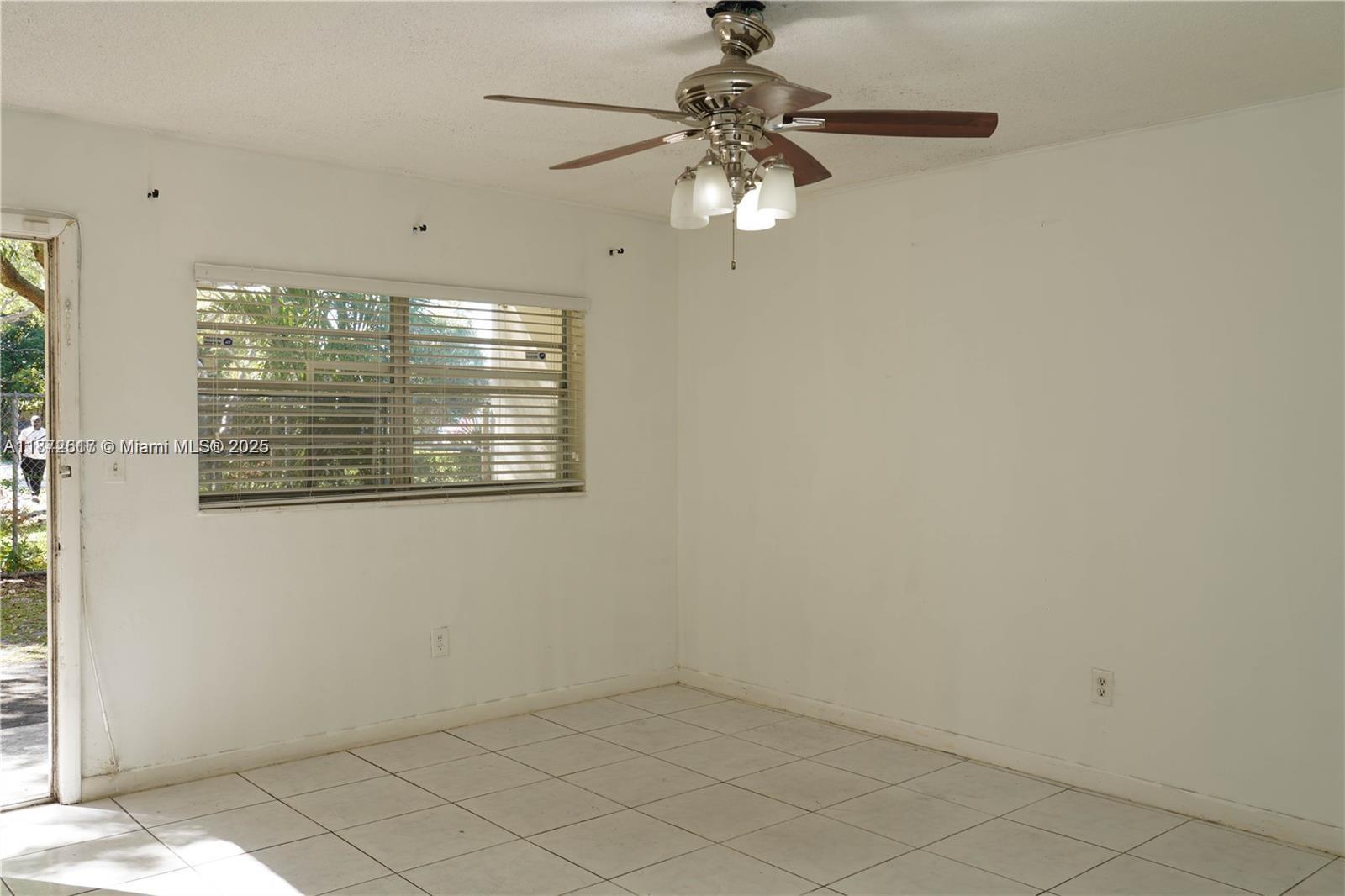 SUTTON HOUSE CONDO - Residential