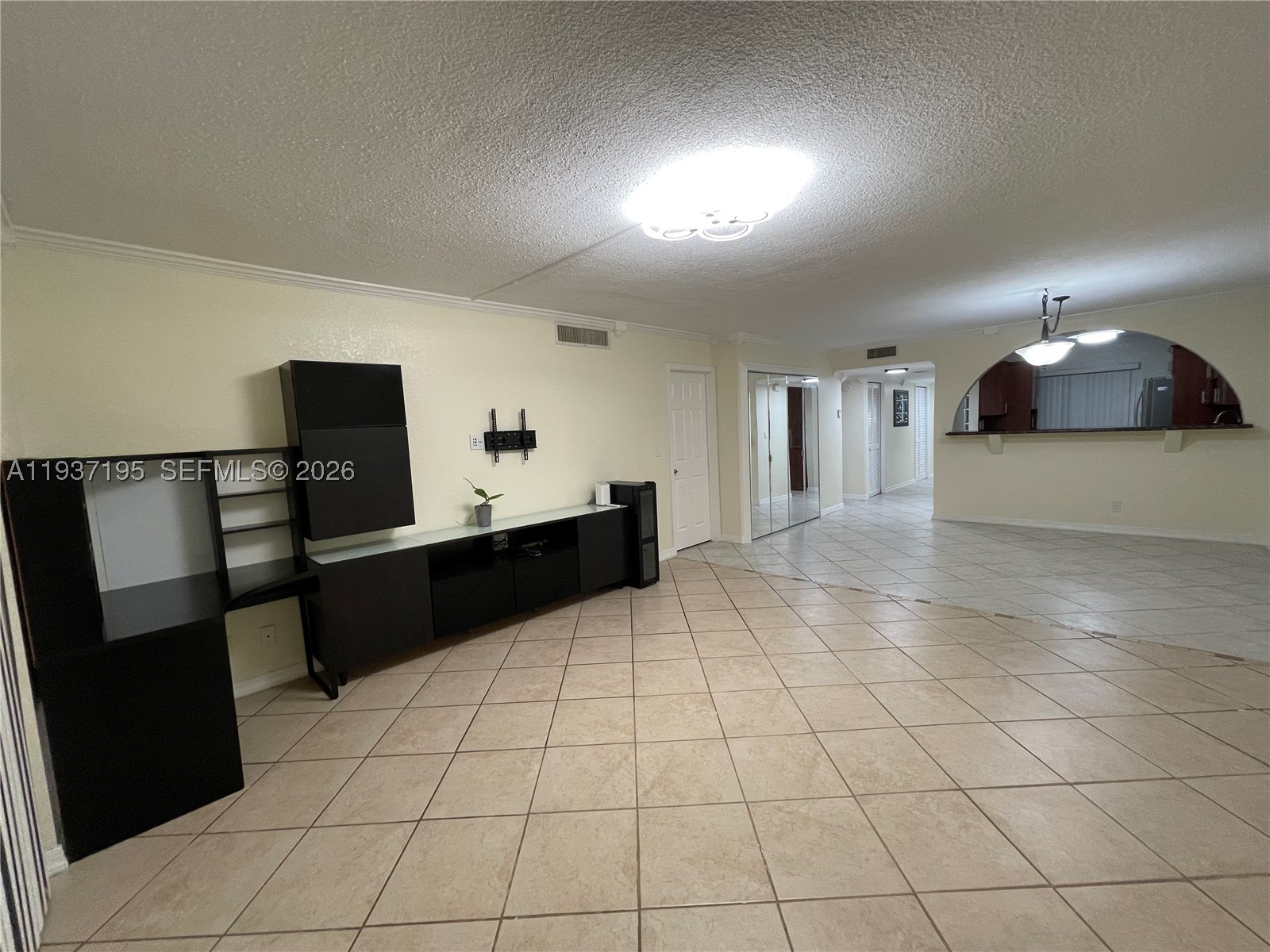 SADDLE CLUB GARDEN APTS - Residential