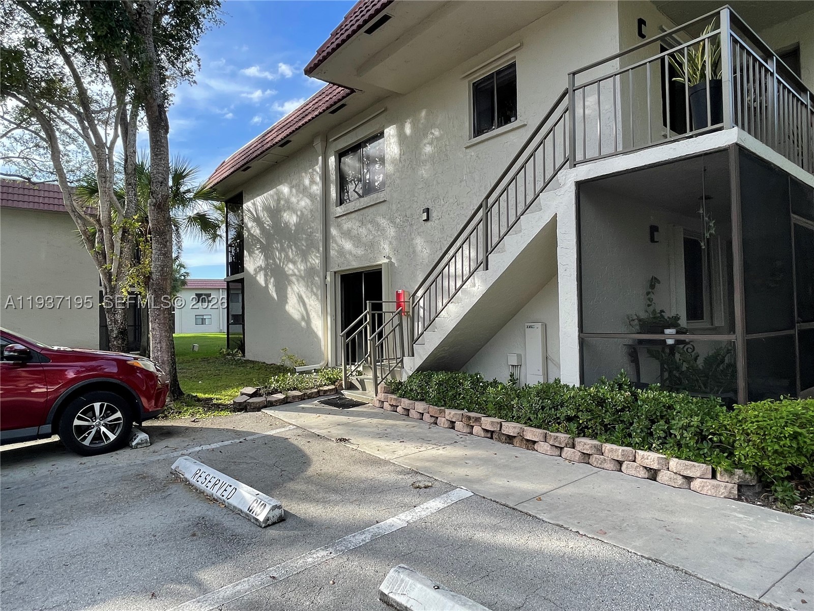 SADDLE CLUB GARDEN APTS - Residential