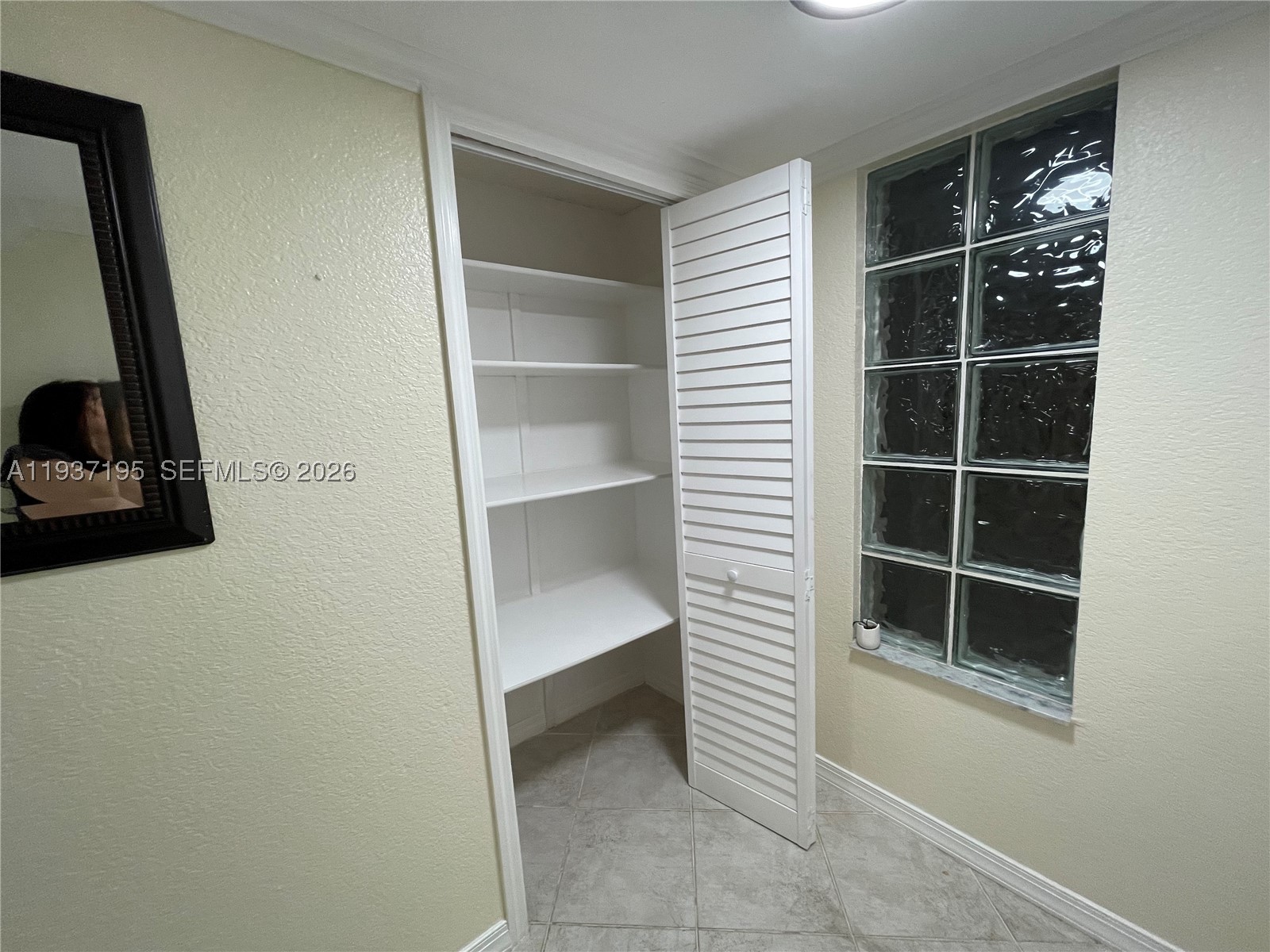 SADDLE CLUB GARDEN APTS - Residential