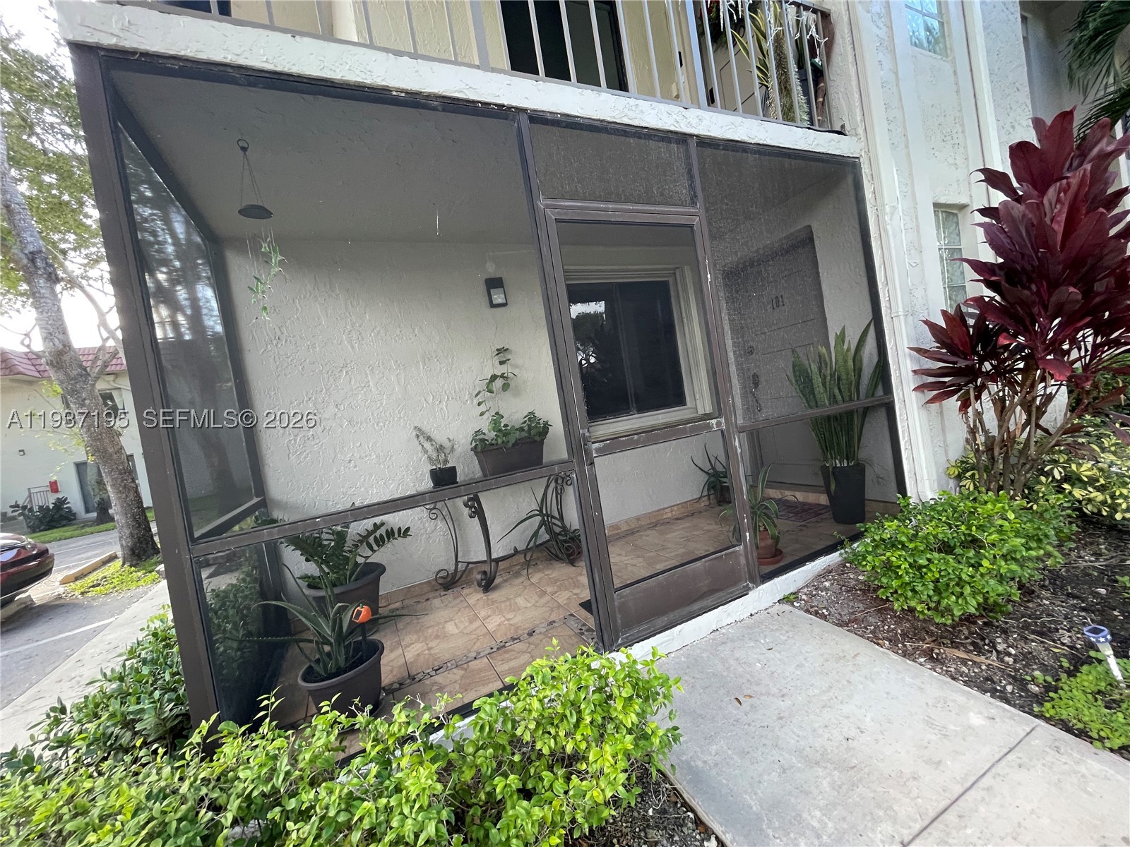 SADDLE CLUB GARDEN APTS - Residential
