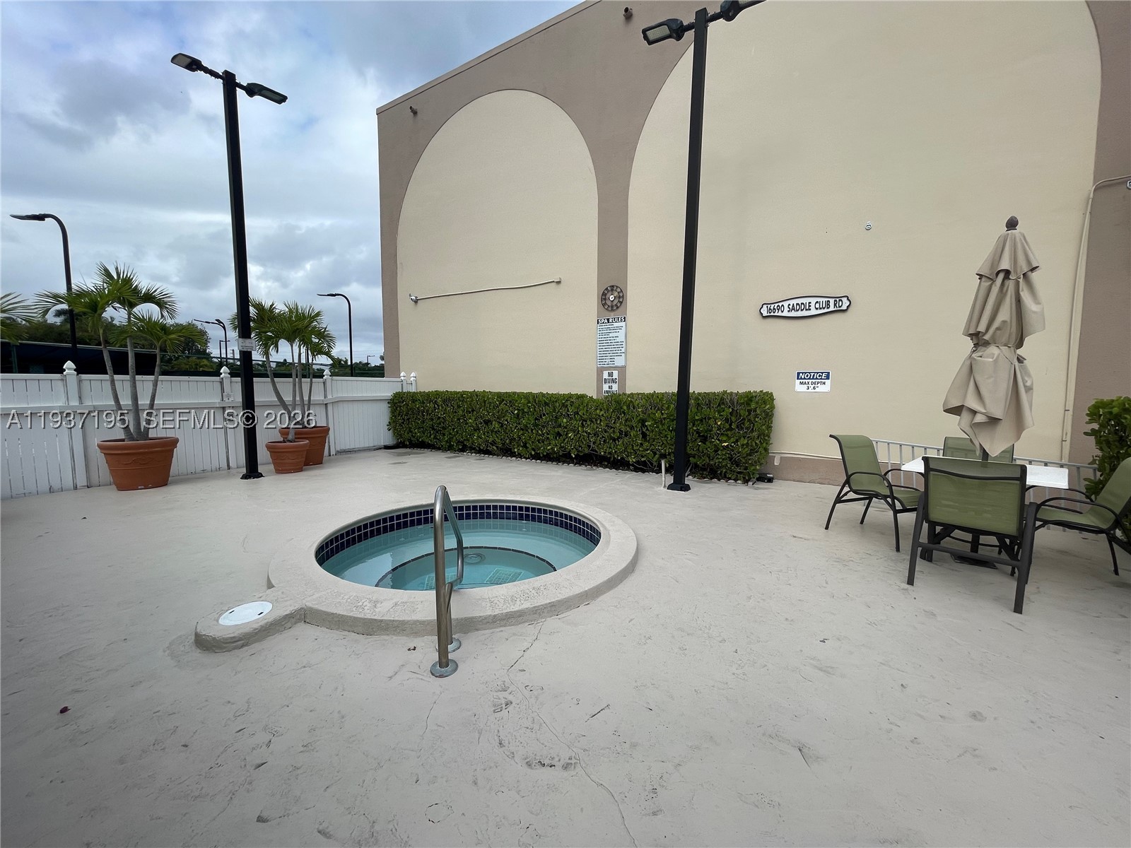 SADDLE CLUB GARDEN APTS - Residential