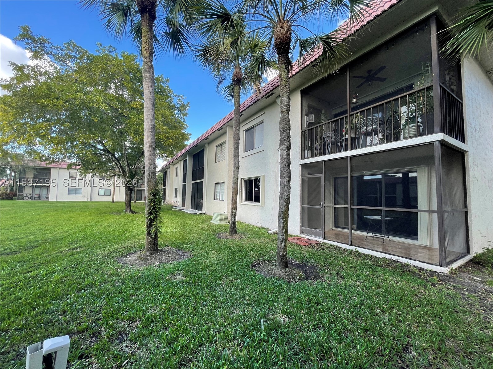 SADDLE CLUB GARDEN APTS - Residential