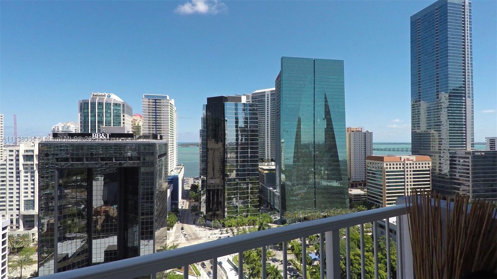 Beautiful and spacios 2/2 apartment at The Vue with  skyline views of Brickell, wood floors throughout the unit, high ceilings, spacious and bright, stainless steel appliances, full size washer and dryer. 
Amenities include fitness center, swimming pool, 24 hr concierge, security and valet, includes basic cable, Internet, water/garbage disposal. 
Walking distance  from Brickell City Center, Mary Brickell Village,  Close to Metrorail, Metromover, Publix and Walgreens. 
Great Brickell location, In the heart of Brickell!!