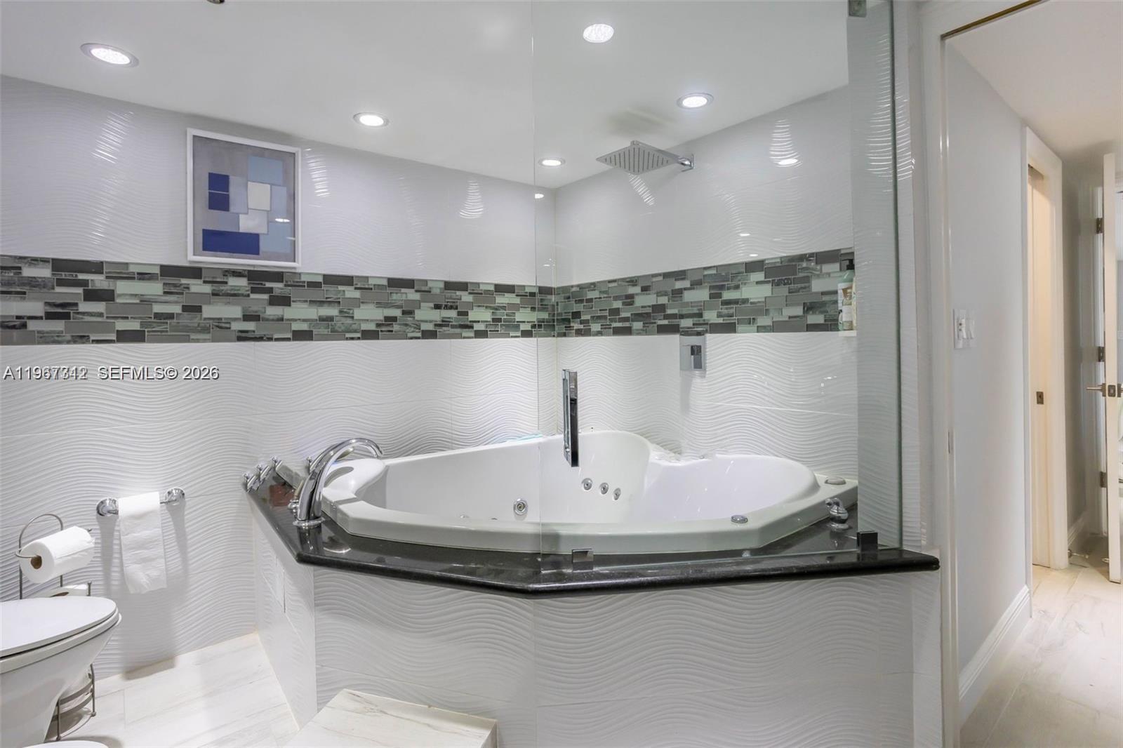 ANCHOR BAY CLUB CONDO - Residential