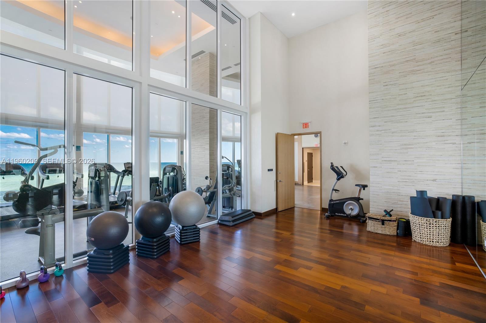 TDR TOWER I CONDO - Residential