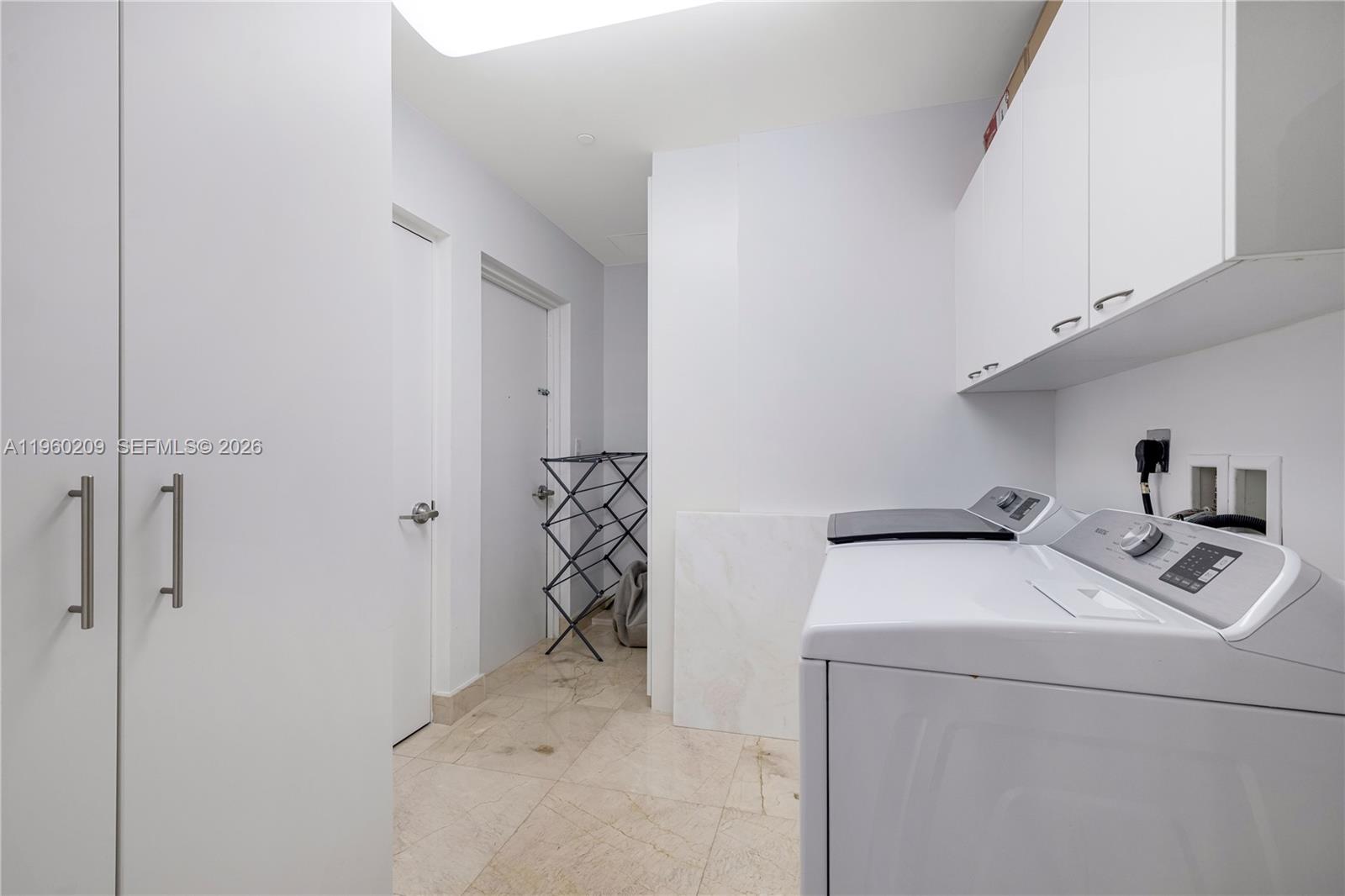 TDR TOWER I CONDO - Residential