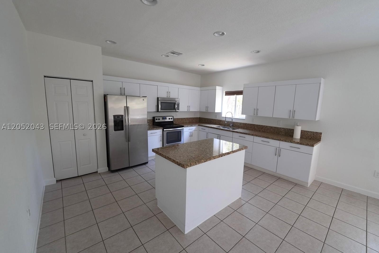 LAKES BY THE BAY KAYE - Residential Lease