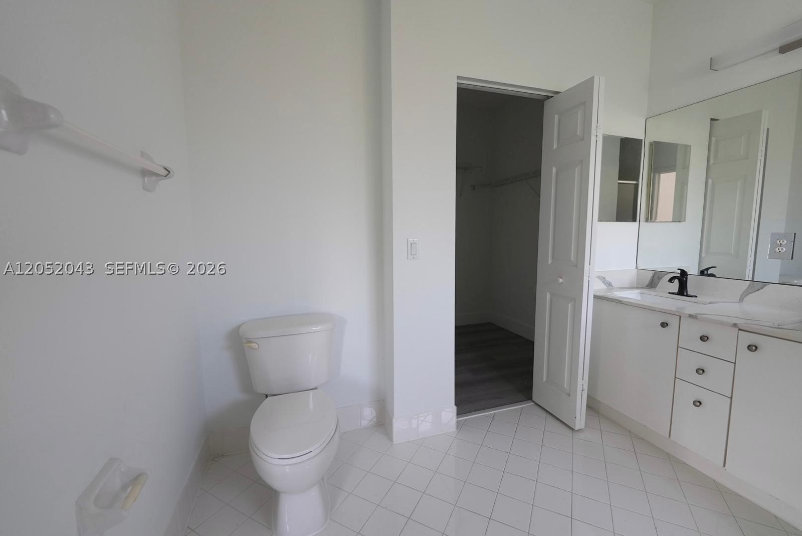 LAKES BY THE BAY KAYE - Residential Lease
