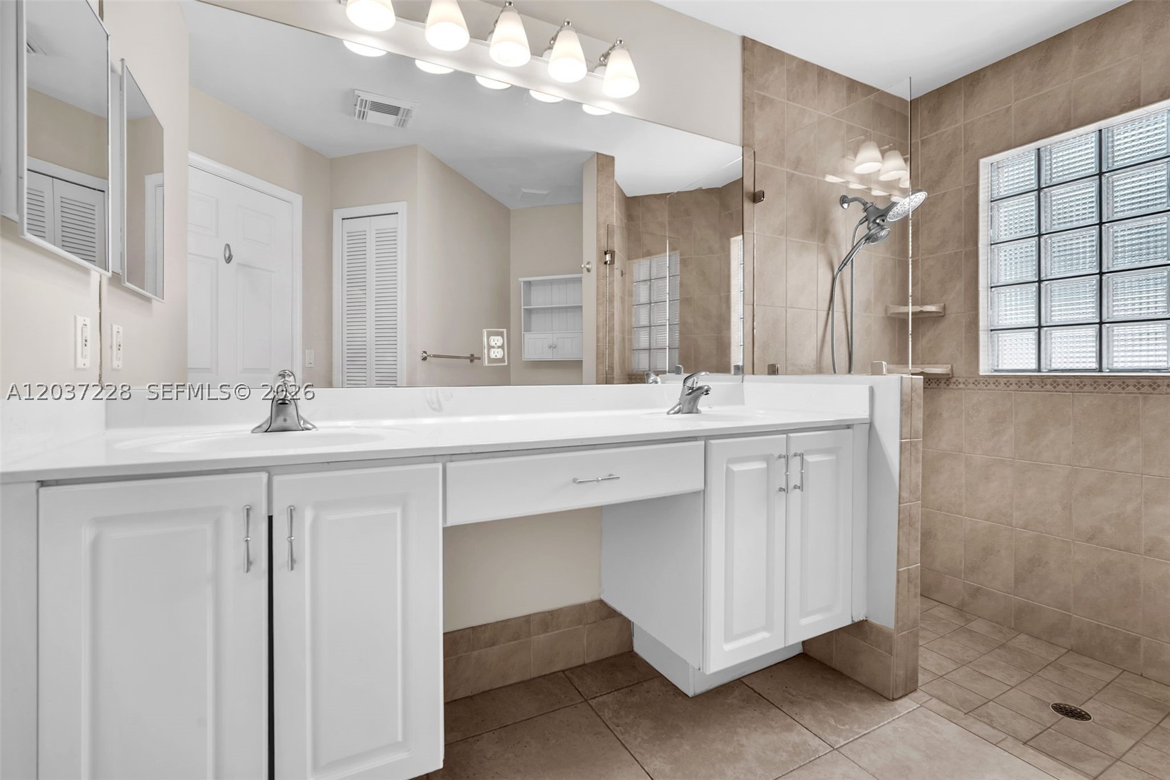 Estancia - Residential