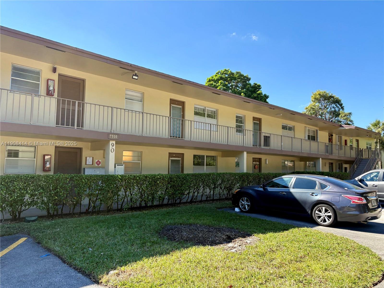 ORIOLE GARDENS THREE 90 C - Residential