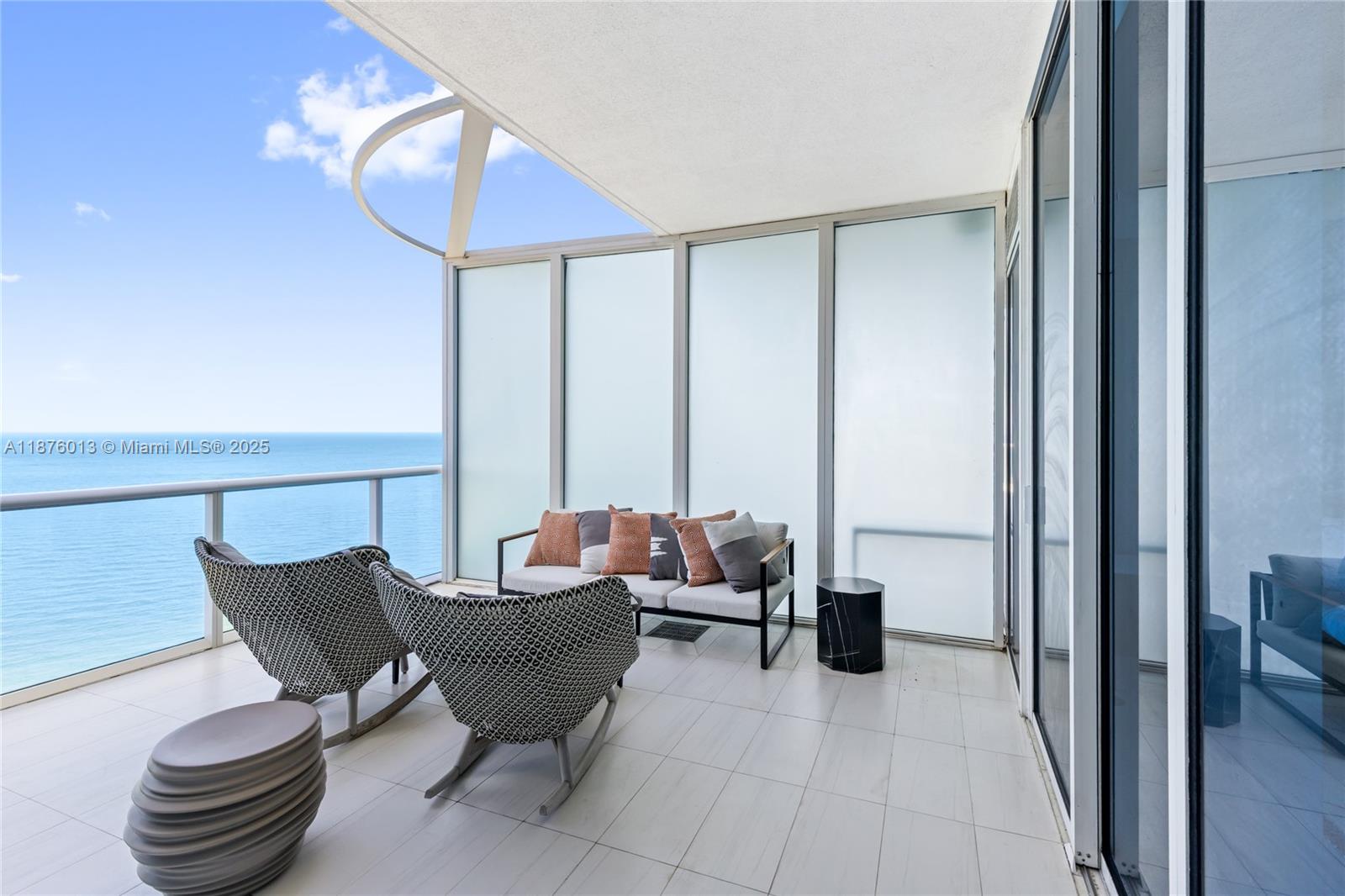 CONTINUUM ON SOUTH BEACH - Residential
