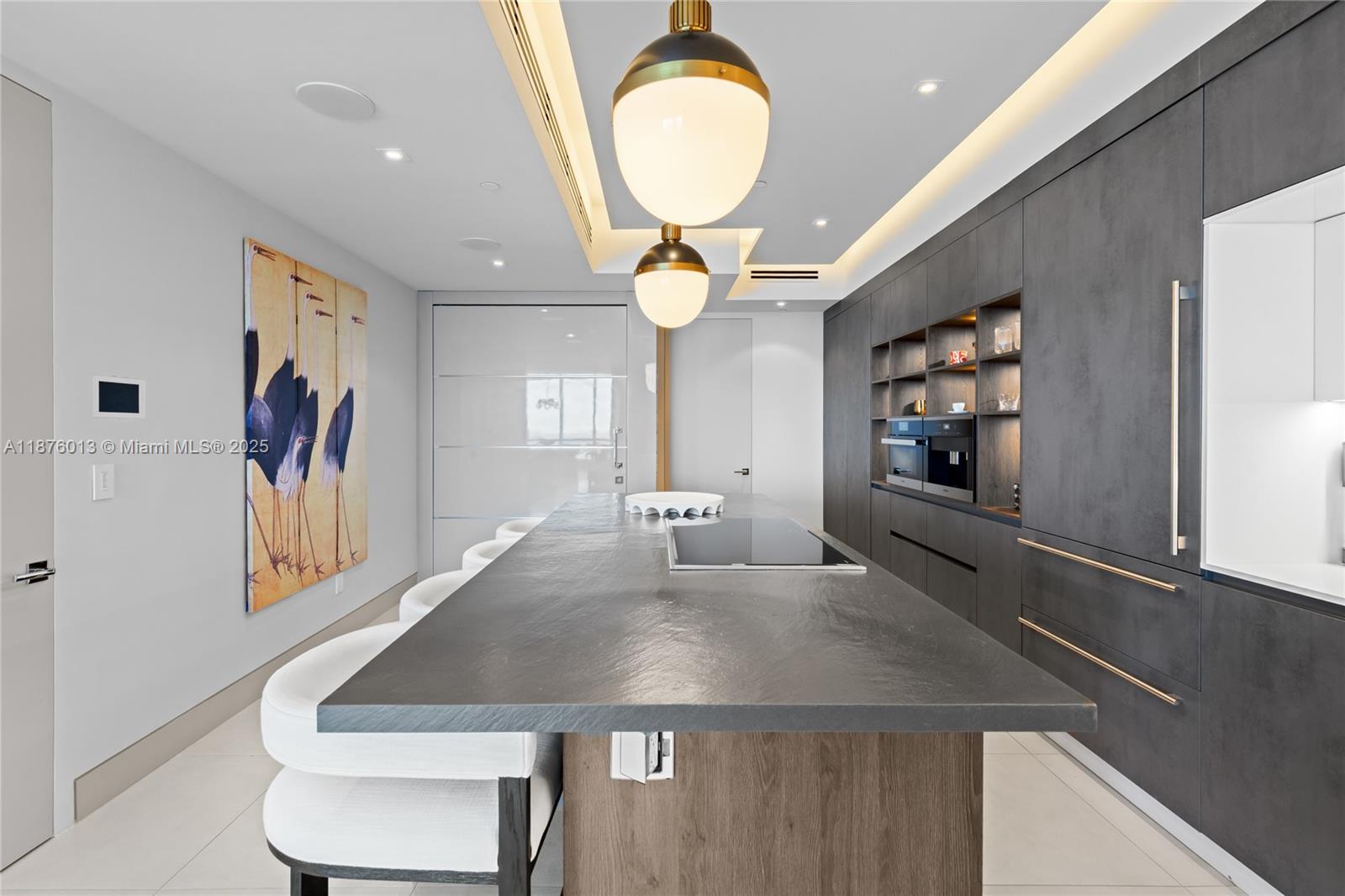 CONTINUUM ON SOUTH BEACH - Residential
